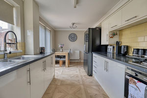 Kitchen/Diner- click for photo gallery